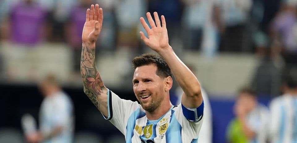 Lionel Messi Extends Golden Boot Lead with Late Goal in World Cup Group Stage