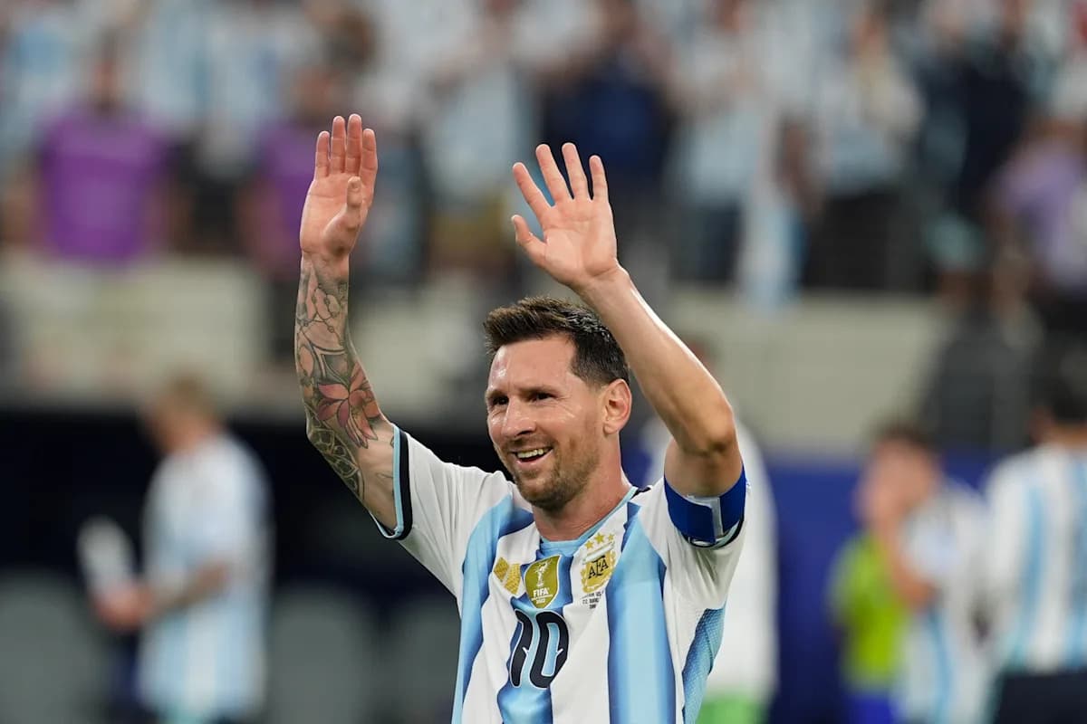 Lionel Messi Extends Golden Boot Lead with Late Goal in World Cup Group Stage