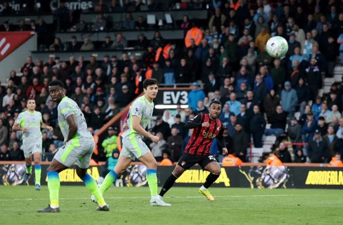 Manchester City players during Premier League match Manchester City players during Premier League match