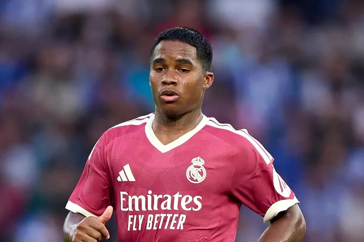Player in pink Real Madrid jersey during match Player in pink Real Madrid jersey during match
