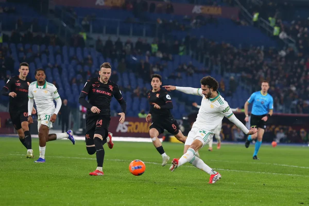 Player shooting the ball during Torino vs AS Roma match Player shooting the ball during Torino vs AS Roma match