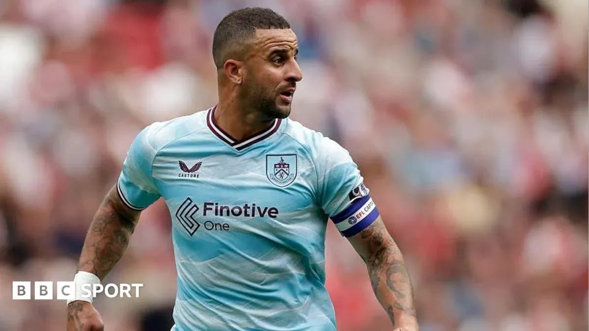 Player in light blue kit during football match Player in light blue kit during football match