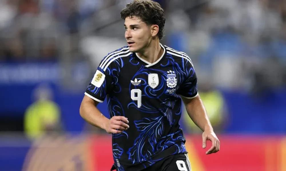 Player in Argentina jersey during match action Player in Argentina jersey during match action