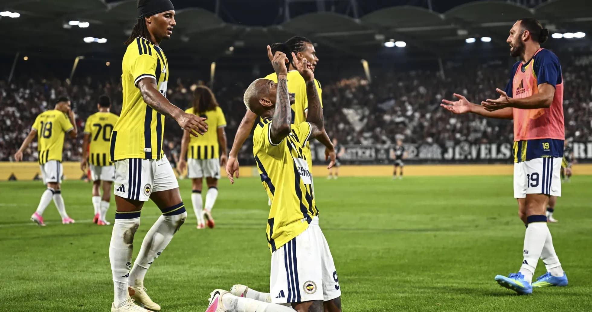 Fenerbahçe players celebrating during match Fenerbahçe players celebrating during match