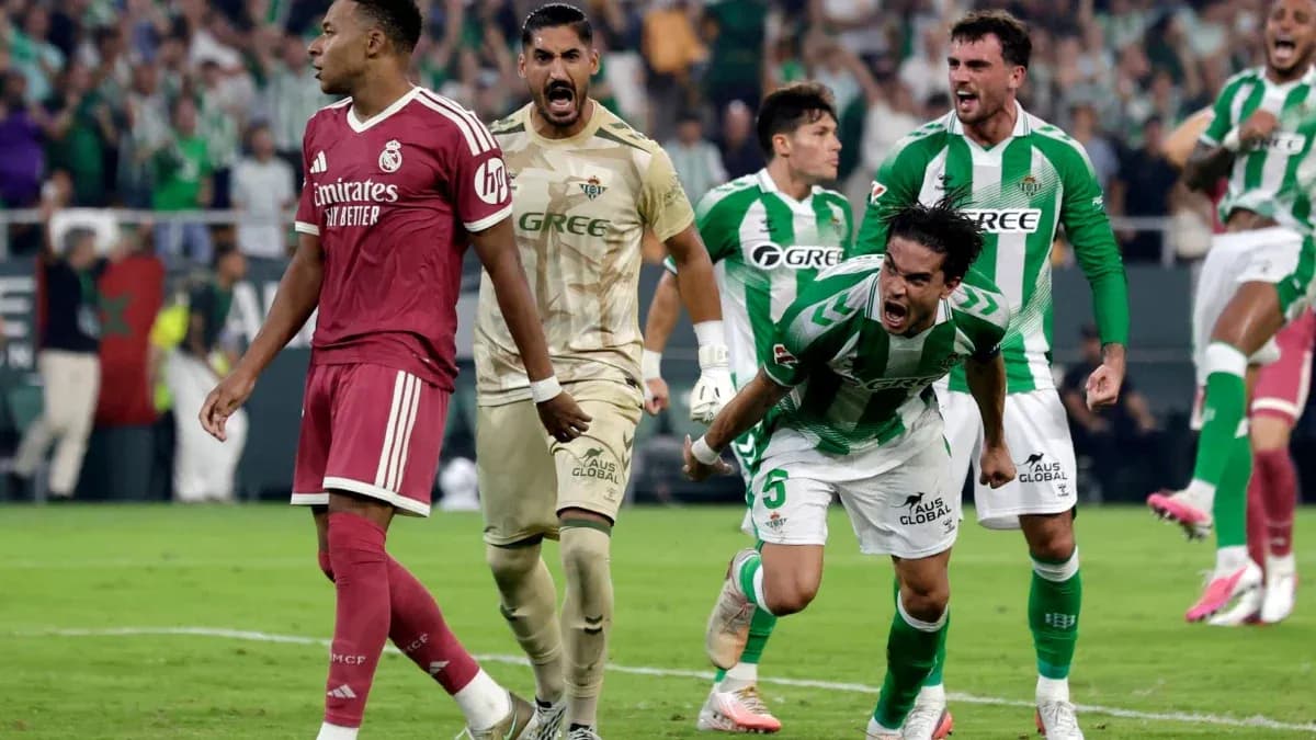 Real Betis players celebrate a goal against Real Madrid Real Betis players celebrate a goal against Real Madrid