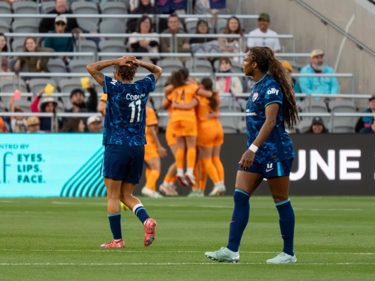 Players reacting during Houston Dash vs San Diego Wave match Players reacting during Houston Dash vs San Diego Wave match