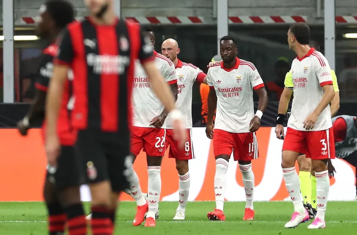 Benfica players celebrating during match against AC Milan Benfica players celebrating during match against AC Milan