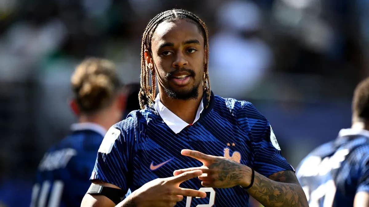 Player gesturing during training session for France team Player gesturing during training session for France team