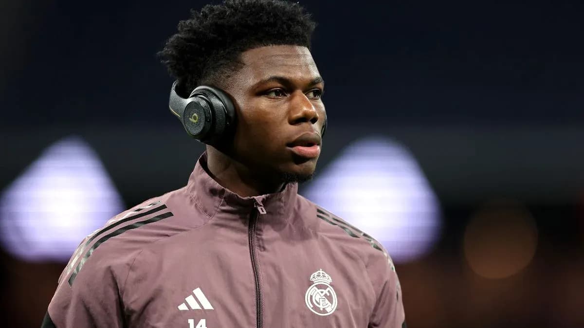 Player wearing headphones before the match Player wearing headphones before the match