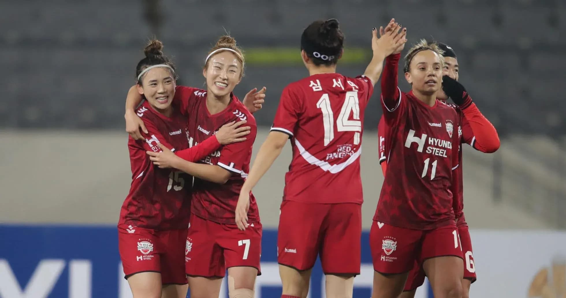 Players celebrating a goal during WK-League match Players celebrating a goal during WK-League match