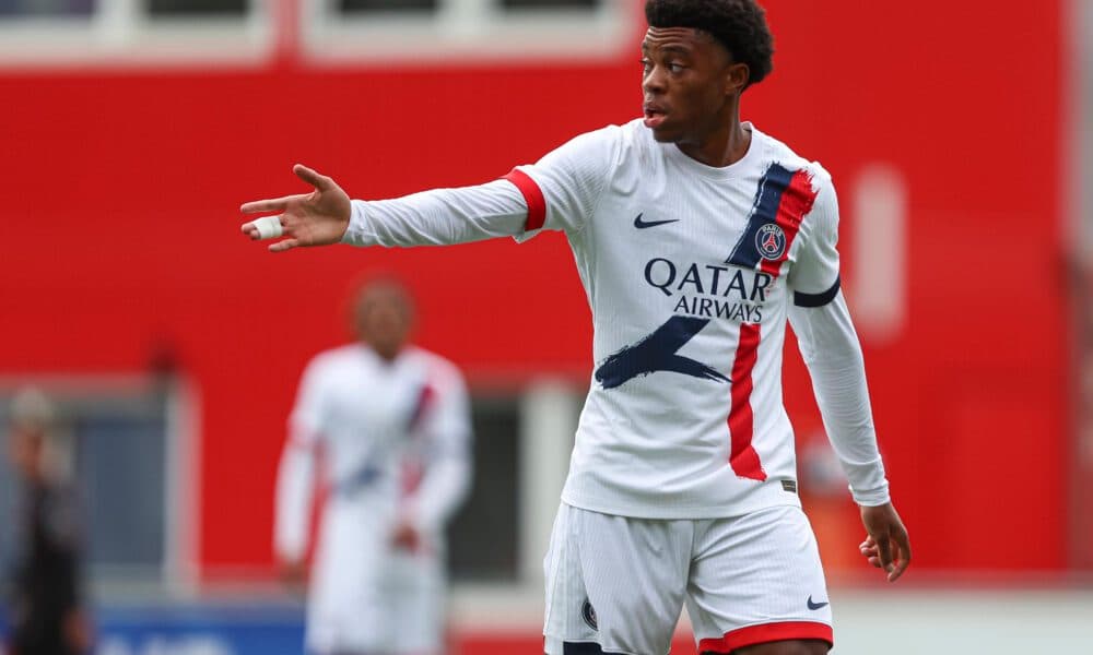 Player gesturing during match in PSG uniform Player gesturing during match in PSG uniform