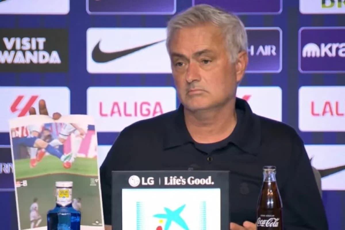 Jose Mourinho Criticizes Officials with Printed Evidence After Madrid Derby Loss Jose Mourinho Criticizes Officials with Printed Evidence After Madrid Derby Loss