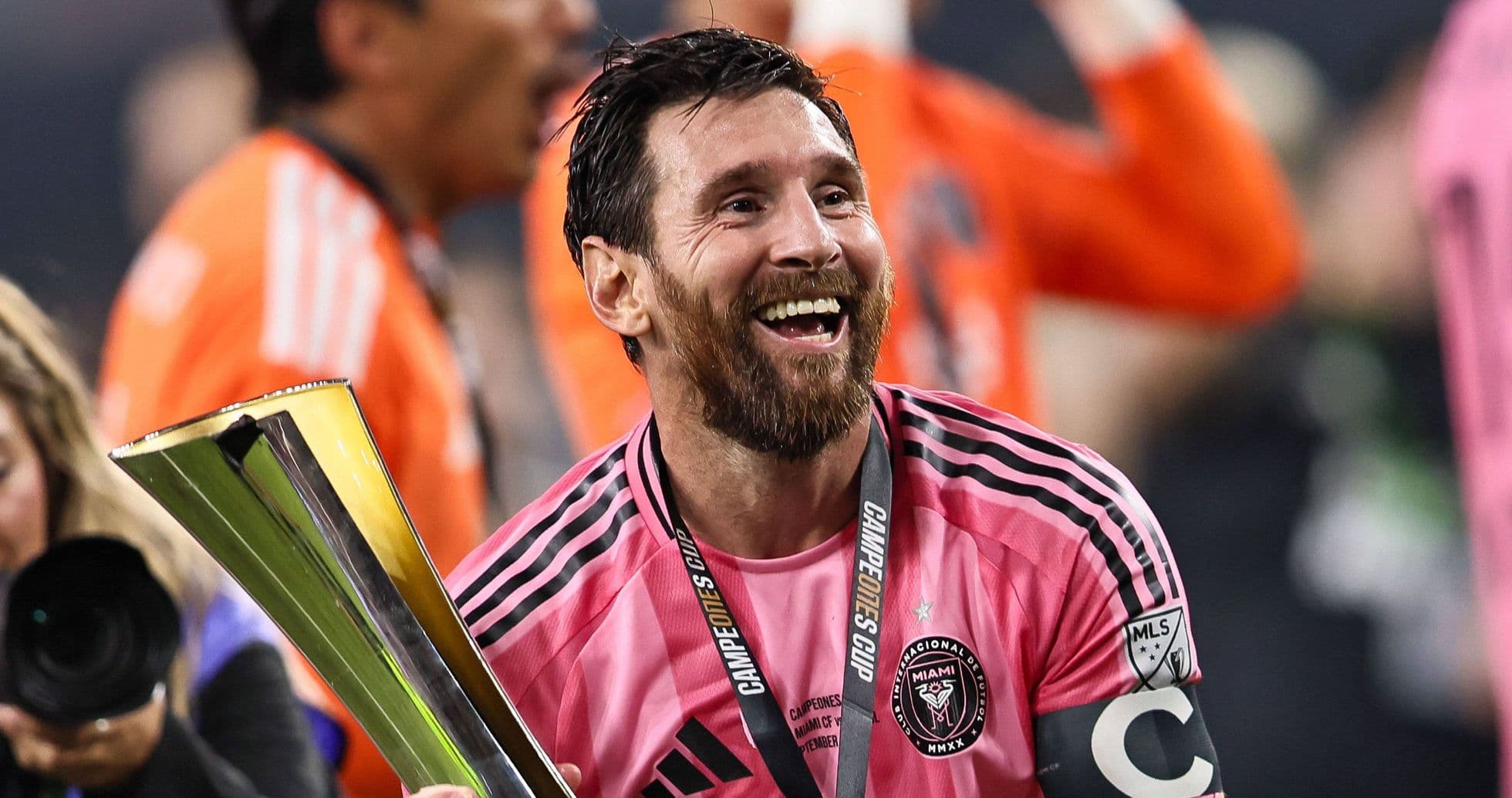 Outgoing Eldense President Urges Lionel Messi to Honor Club's Legacy After Takeover Outgoing Eldense President Urges Lionel Messi to Honor Club's Legacy After Takeover
