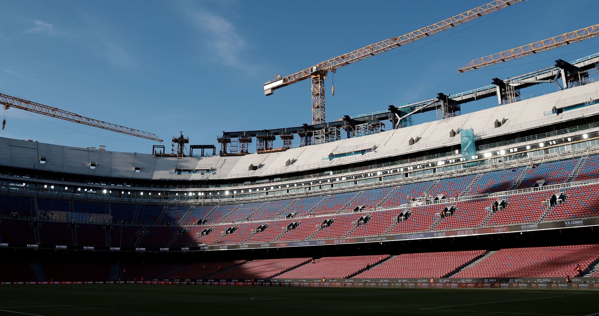 Barcelona to Leave Camp Nou Temporarily Next Season as €510m Funding for Roof Approved Barcelona to Leave Camp Nou Temporarily Next Season as €510m Funding for Roof Approved