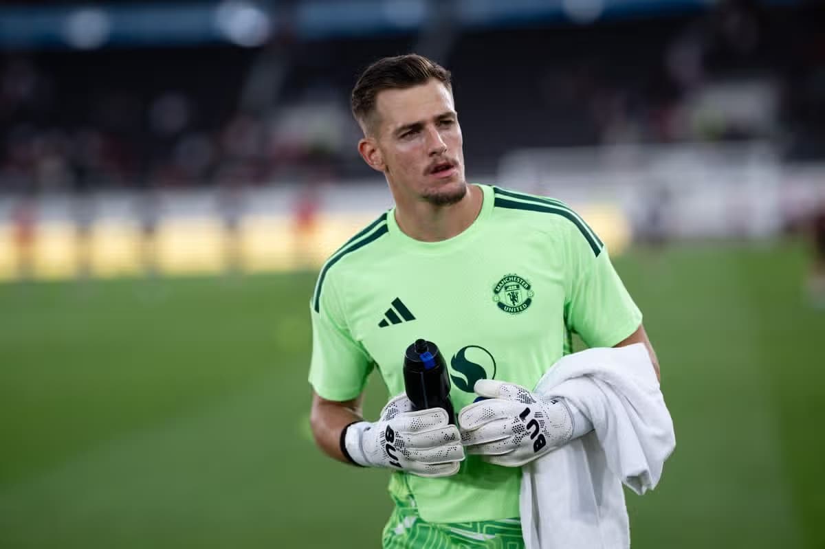 Manchester United Complete Permanent Transfer Manchester United Complete Permanent Transfer